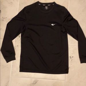 Long sleeve athletic top